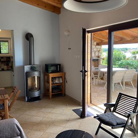 Karigador Beach House Ngoại thất bức ảnh