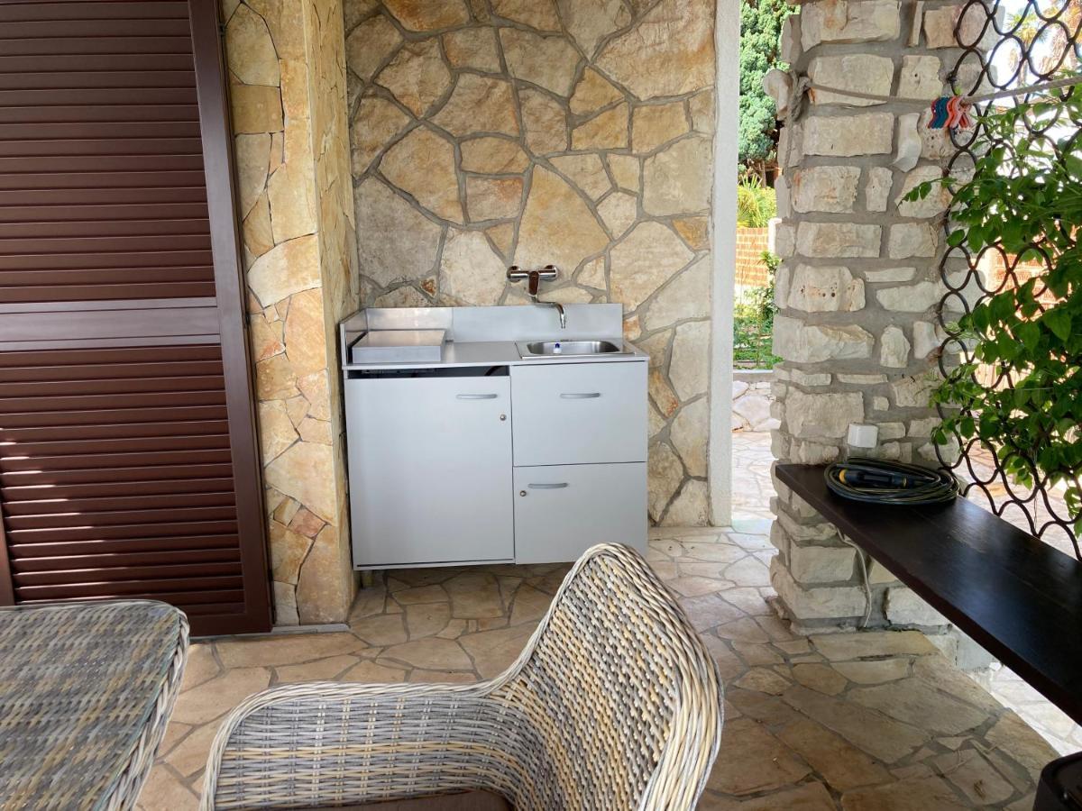 Karigador Beach House Ngoại thất bức ảnh