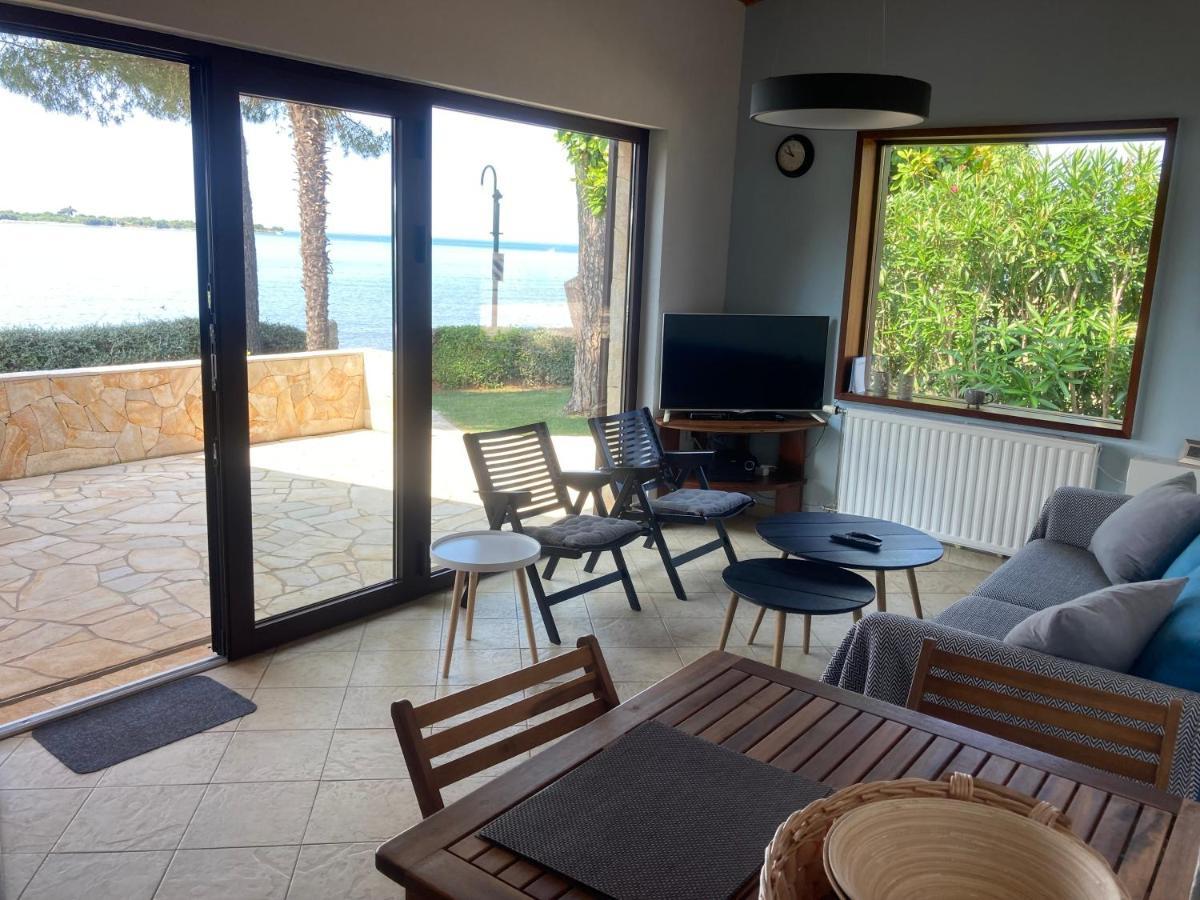 Karigador Beach House Ngoại thất bức ảnh