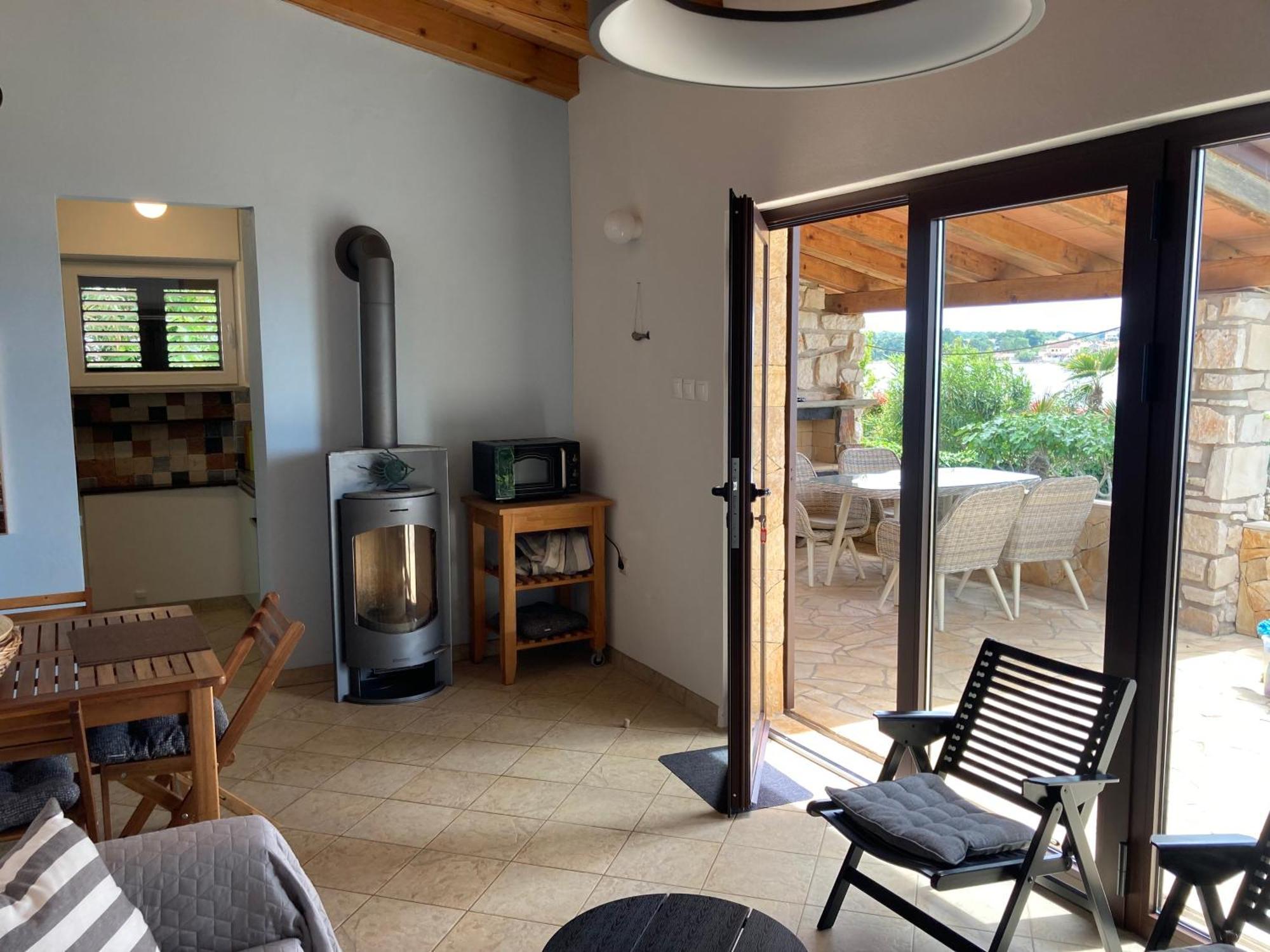 Karigador Beach House Ngoại thất bức ảnh