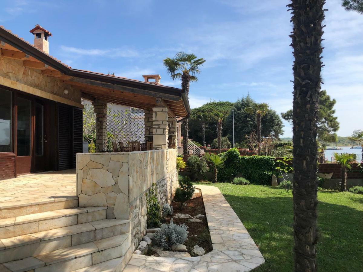 Karigador Beach House Ngoại thất bức ảnh